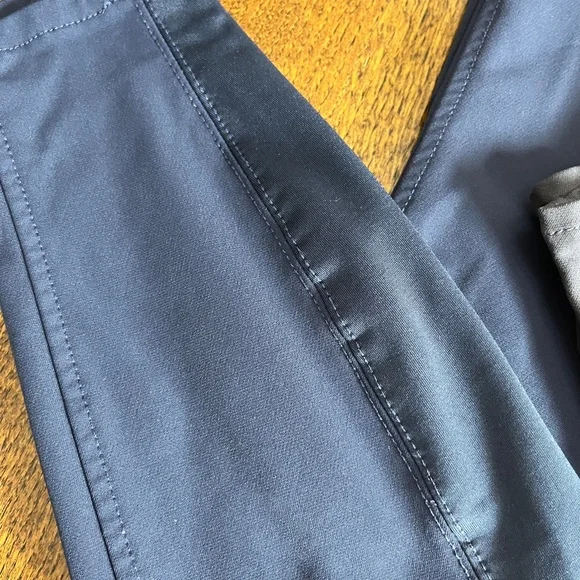 ROMFH Ladies Sarafina Euroseat Equestrian Riding Pants Lot of 2
( NWT $360 ) - Picture 3 of 16